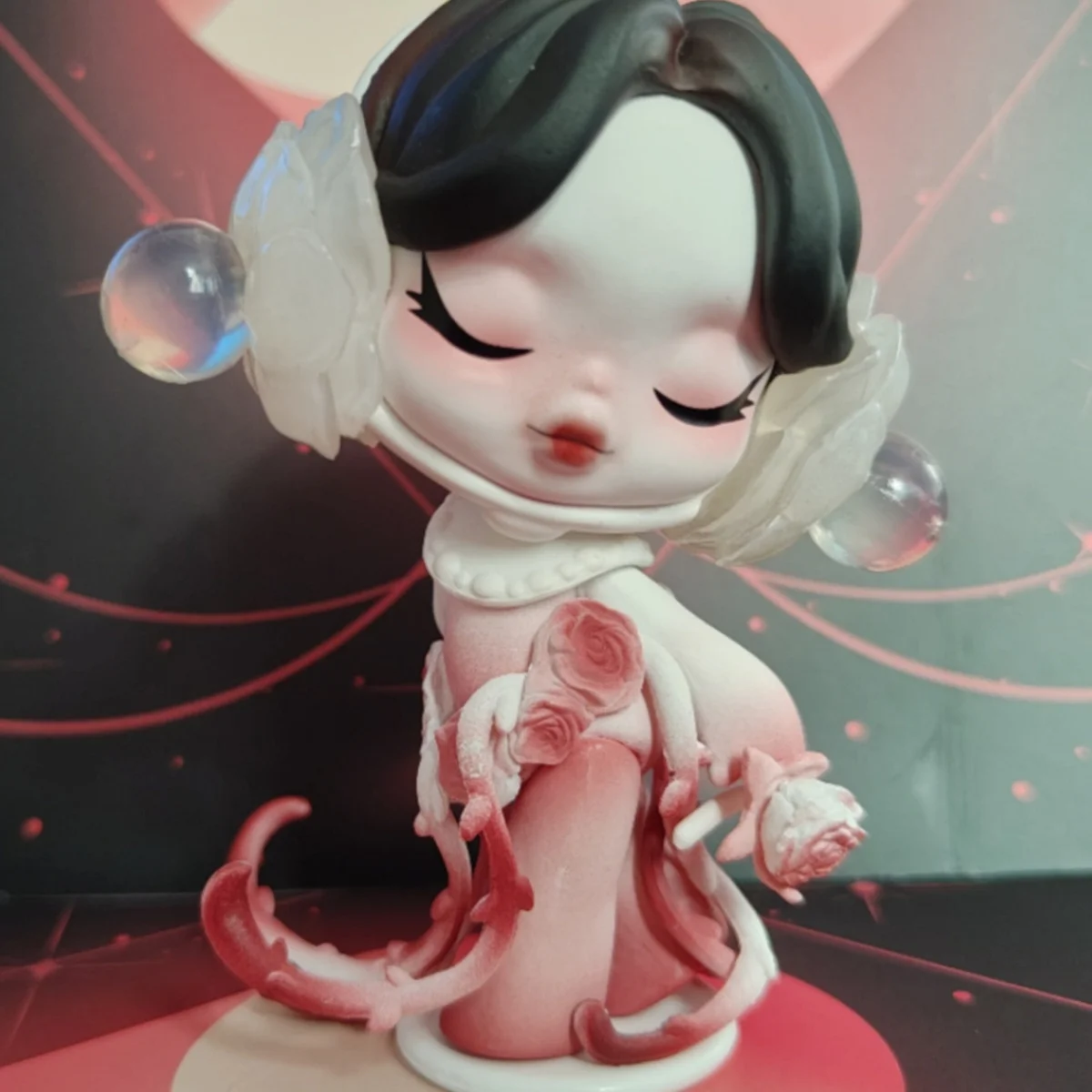 thumbnail image 1 of Figura de San Valentín de Skullpandas Figura de Skullpandas Figura de San Valentín Muñeca de PVC Regalo creativo Adornos de decoración de habitación, 1 of 5