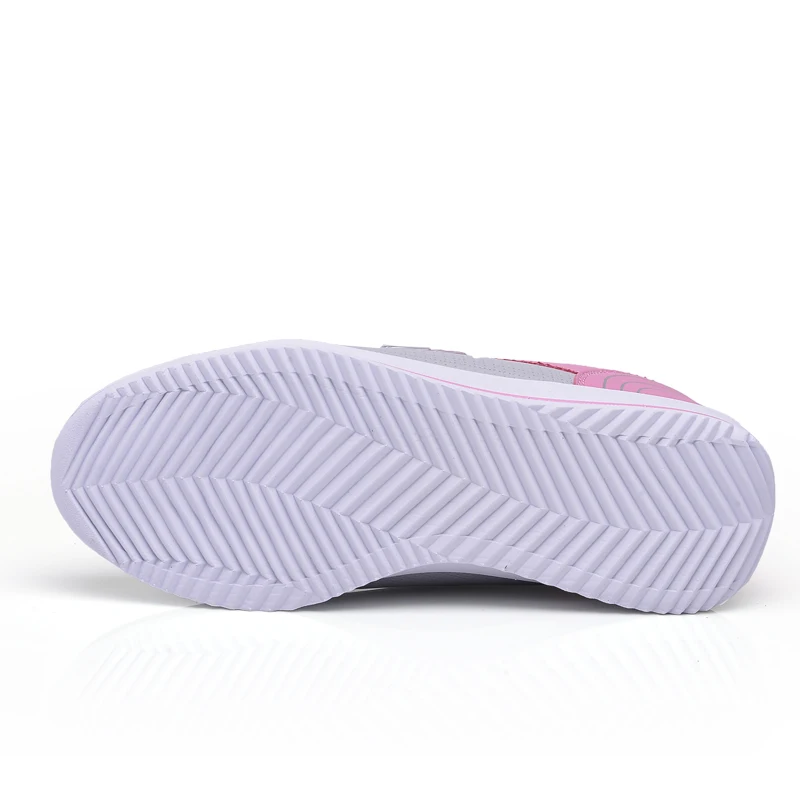 Рисунок 2 - Женские удобные кроссовки для гольфа