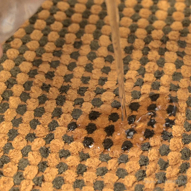 Bathroom Non Slip Foot Mat, Anti Fall prevention Bedroom Bedside, Household Resistant Bathroom Products Absorbent Bath Mats, 1Pc