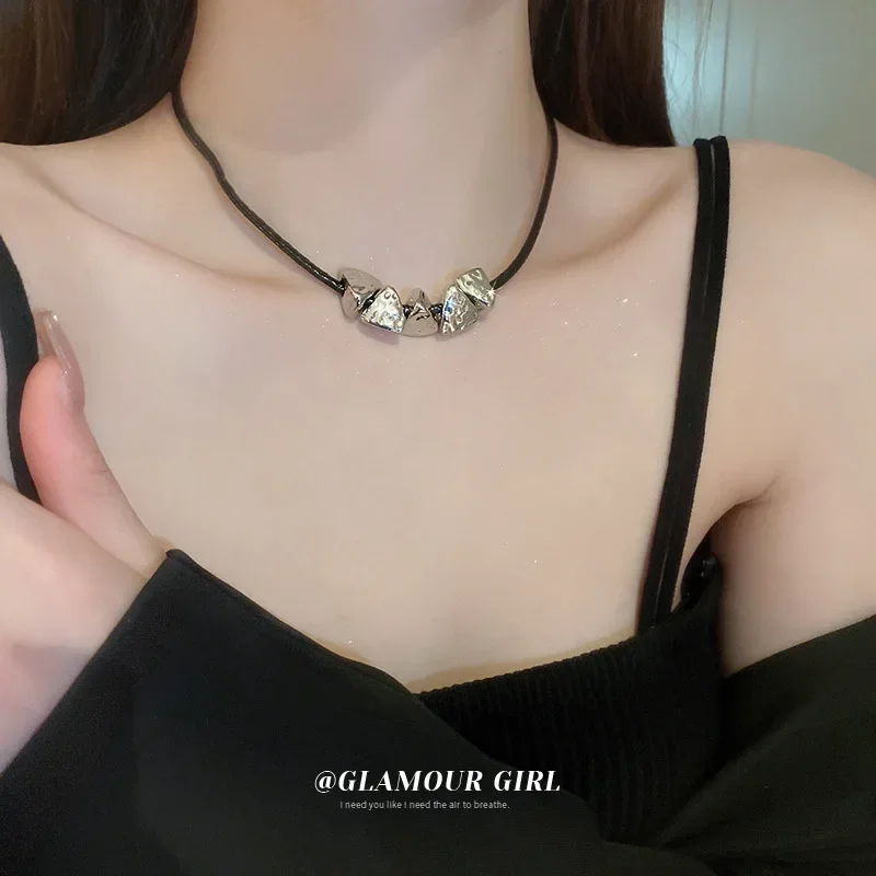 

Cool style Triangle Leather Necklace Personalized Fashion Design Sense Collar Chain Trendy Unique Elegance Necklace Accessories