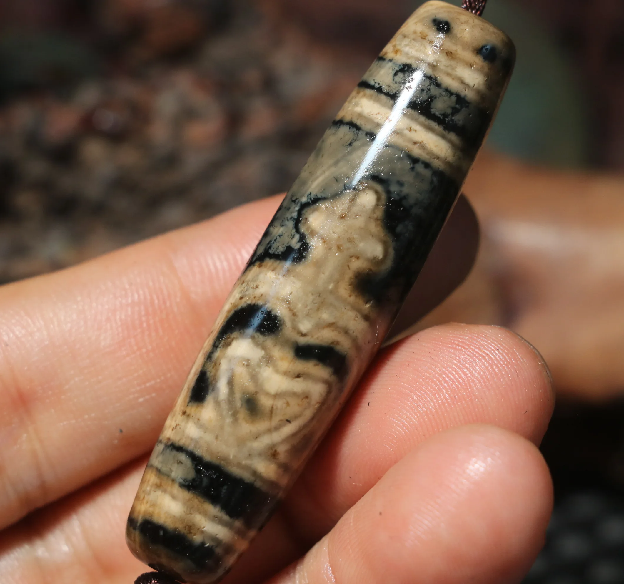

Treasure Magic Power Tibetan Old Agate Aquarius Treasure Bottle Safety Symbol dZi Bead Pendant Timestown RPL22120A76