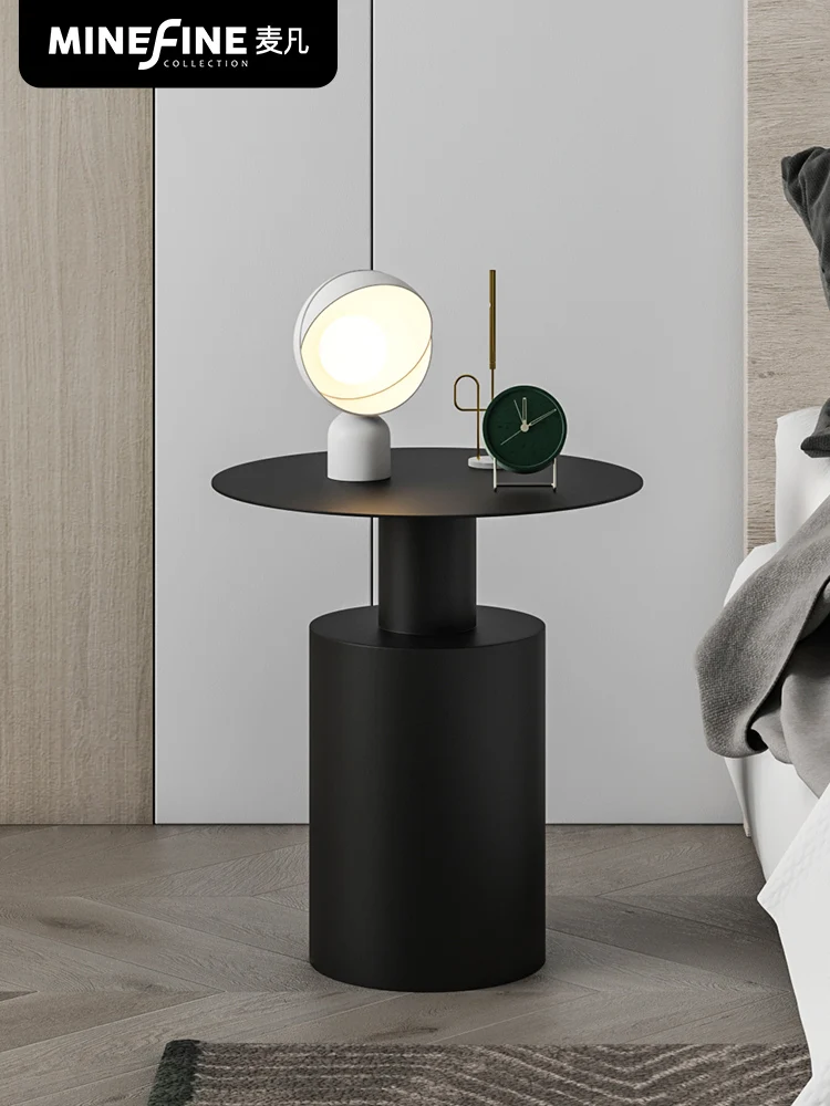 

Скандинавский Железный журнальный столик, мебель для гостиной, женский роскошный креативный черный журнальный угловой столик, высококлассные простые круглые чайные столы