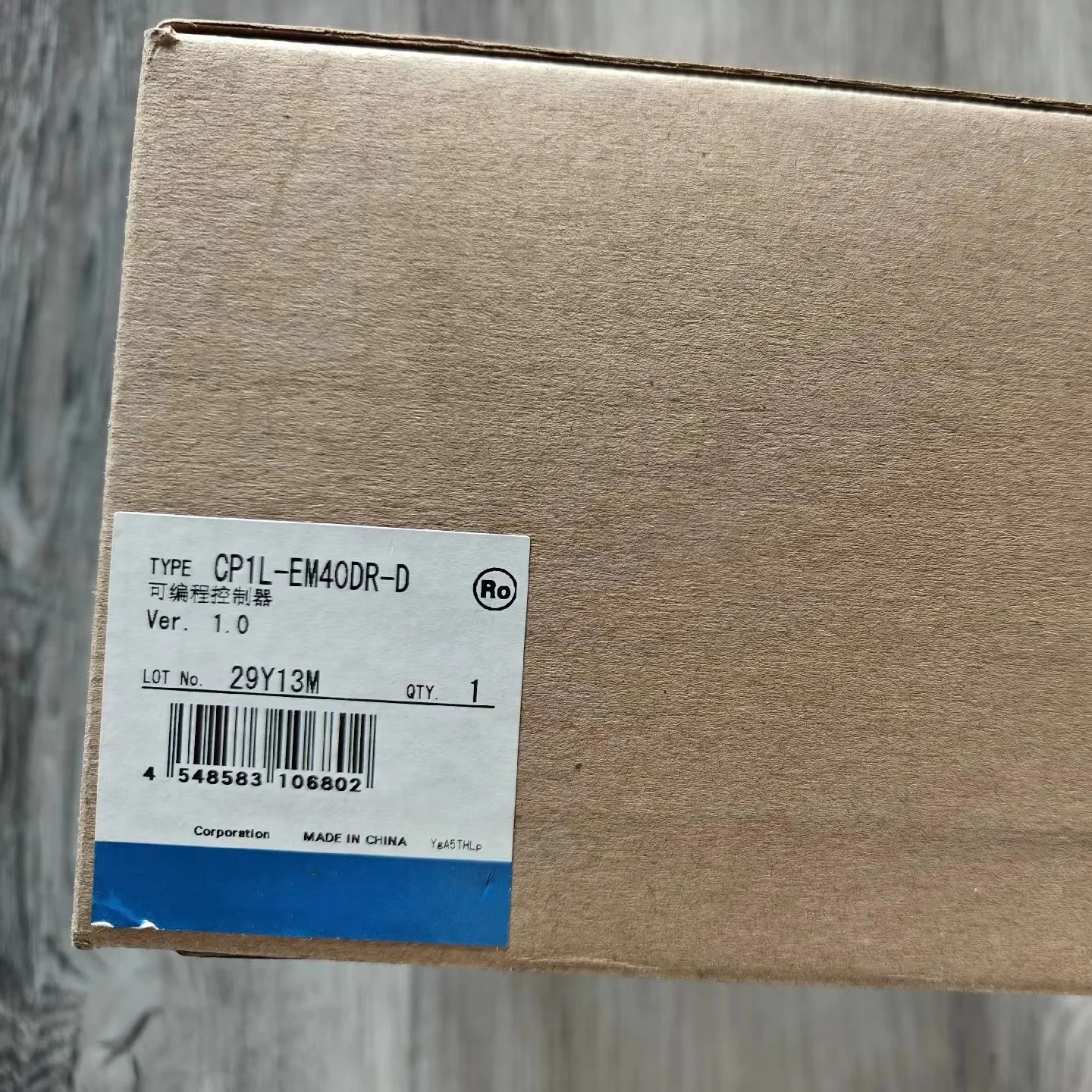 

Контроллер PLC, CP1L-EM40DR-D, новый