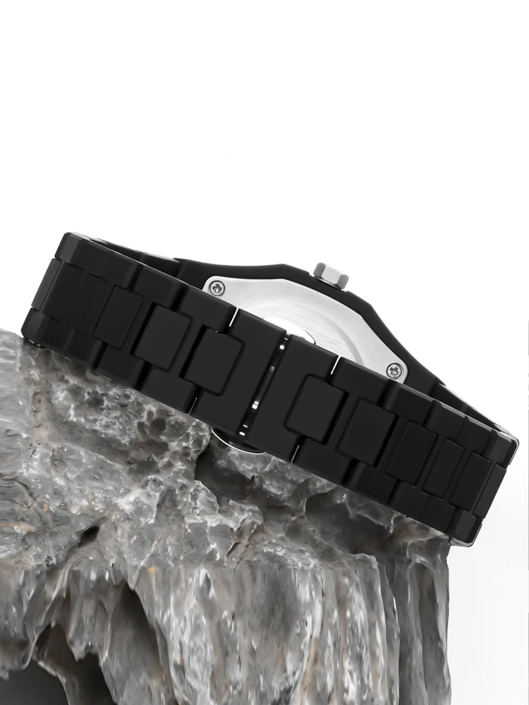 Рисунок 5 - Роскошные часы HUMPBUCK