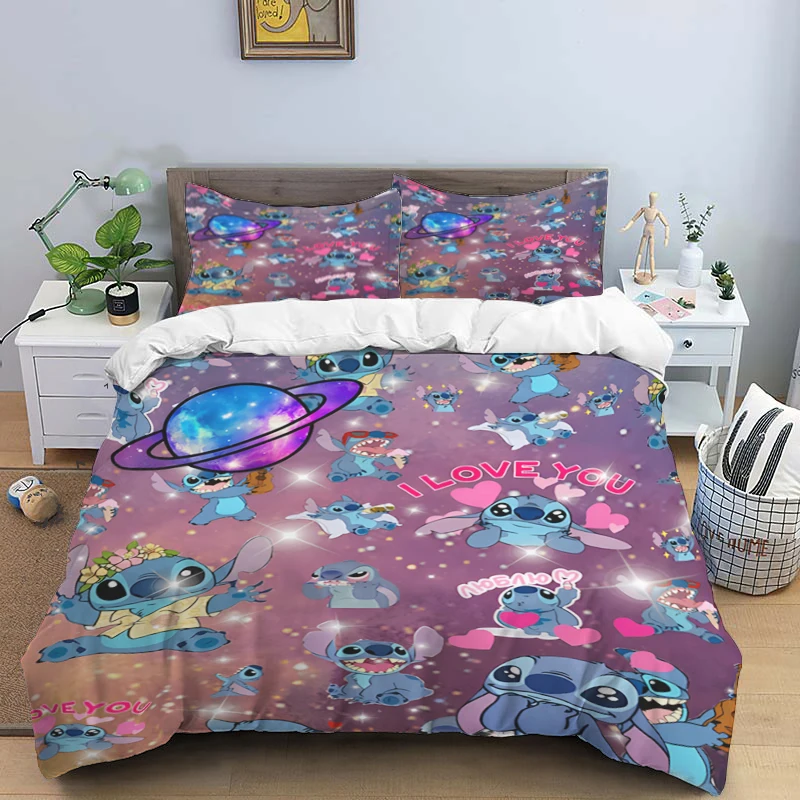 thumbnail image 1 of Juego de cama de tres piezas con estampado de dibujos animados de Disney Stitch, con funda de almohada, para niños o adultos, tamaño King, Queen, Full y Twin, 1 of 5