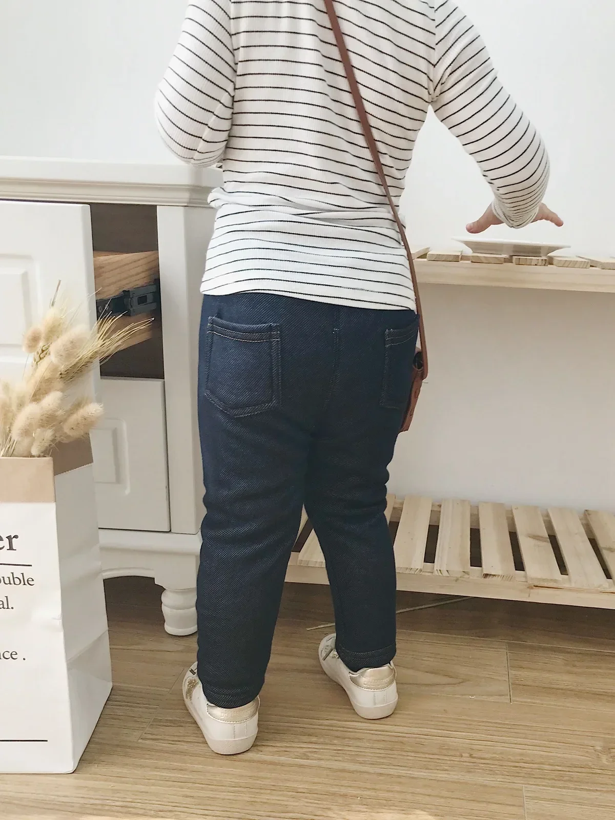 Neue Winter-Kinderjeans für Jungen und Mädchen, einfarbig, dünner Samt, elastischer Gürtel, elastische Denim-Hose für Kleinkinder, 1–6 Jahre – Detail 26