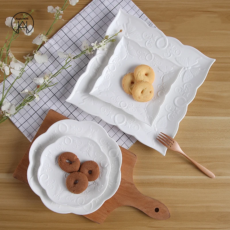 Белая керамическая обеденная тарелка посуда для отеля с бабочкой и цветами в