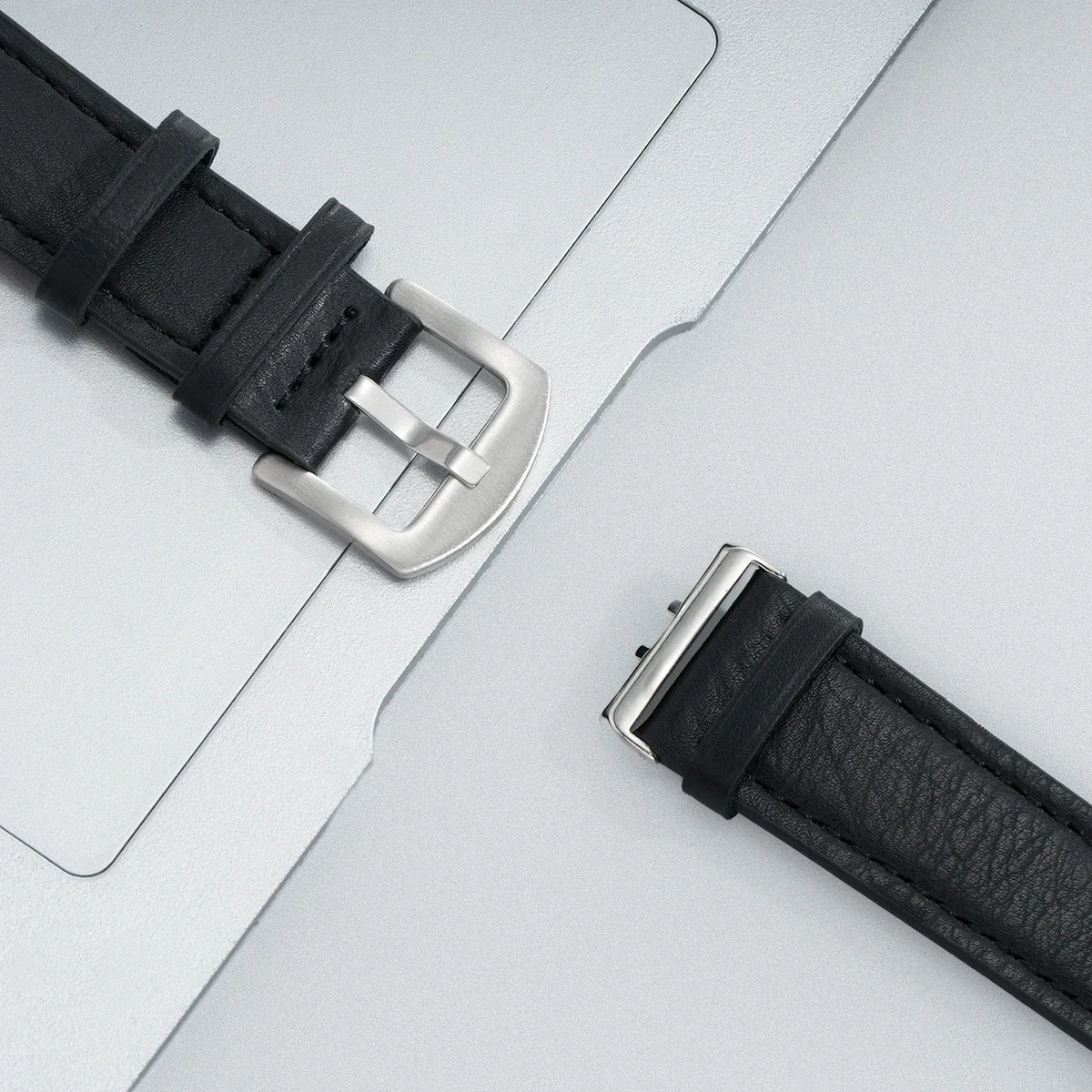 Premium Leather Strap Replacement Wristband for Smartwatch Fitness Trackers