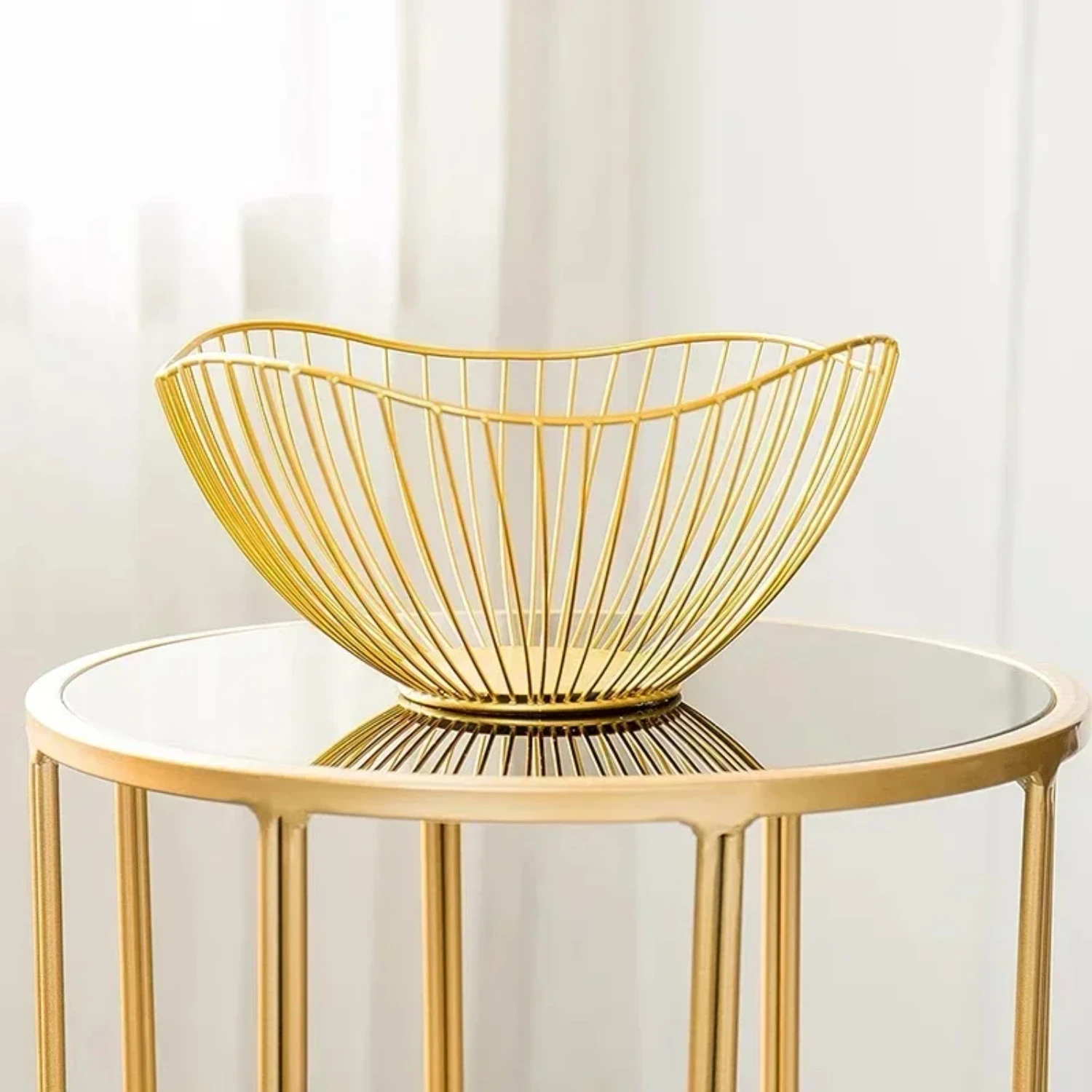 Simple Modern Iron Fruit Basket Fruit Container Bowl Creative Snacks Bread Drain Basket Table Snacks Display Tray
