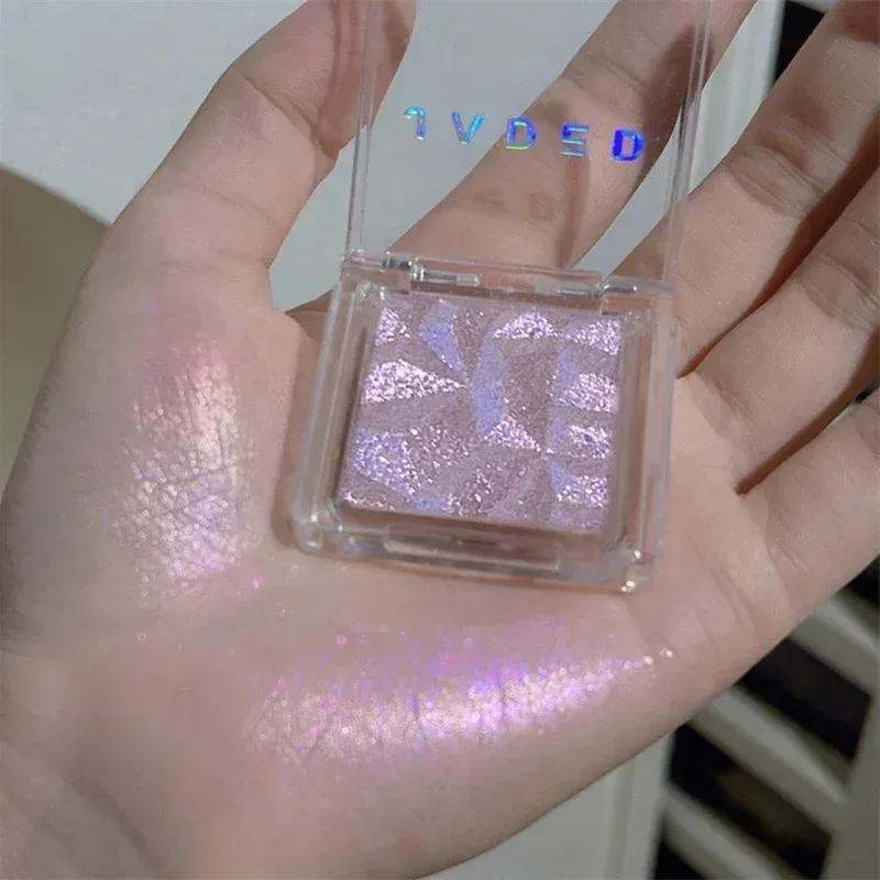 4 Colors Diamond Highlighter Powder Palette  Makeup Shimmer Ultra-concentrated IlluminateGlitter Face Contour Brighten Cosmetics