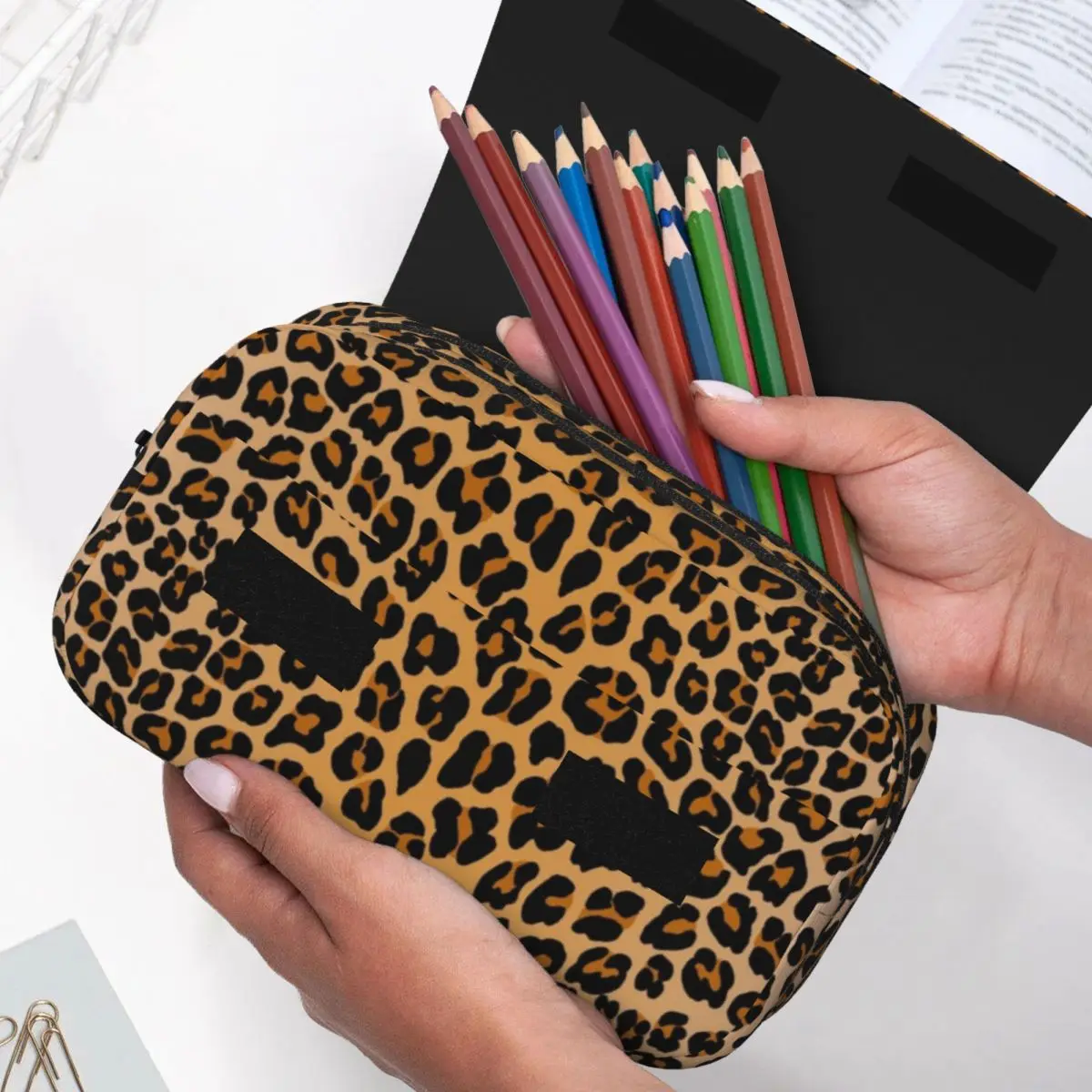Astuccio con stampa leopardata per bambini, astuccio per la scuola, borsa per matite, articoli di cancelleria, borsa porta penne - immagine 4
