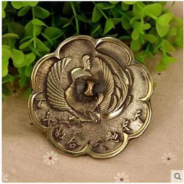 

Wedding with pure copper plum flower mirror to ward off evil zodiac small huai mirror bride waist protection wedding round mirro