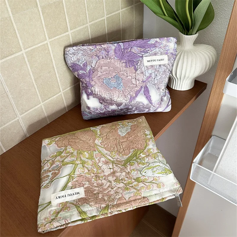 Women's Makeup Bag Color Floral Canvas Large Capacity Lipstick Air Cushion Storage Bag Commuter Handy Bag Travel Toiletry Bag