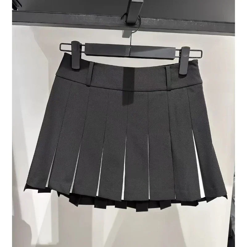 2024 New Pleated Golf Skirt Black and White Tennis Golf Skirt Fashion Wordmark Anti-Shine Short Skirt