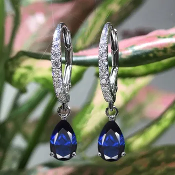 2025 Exquisite water drop pear-shaped zircon earrings for women, the first choice for parties, short elegant earrings