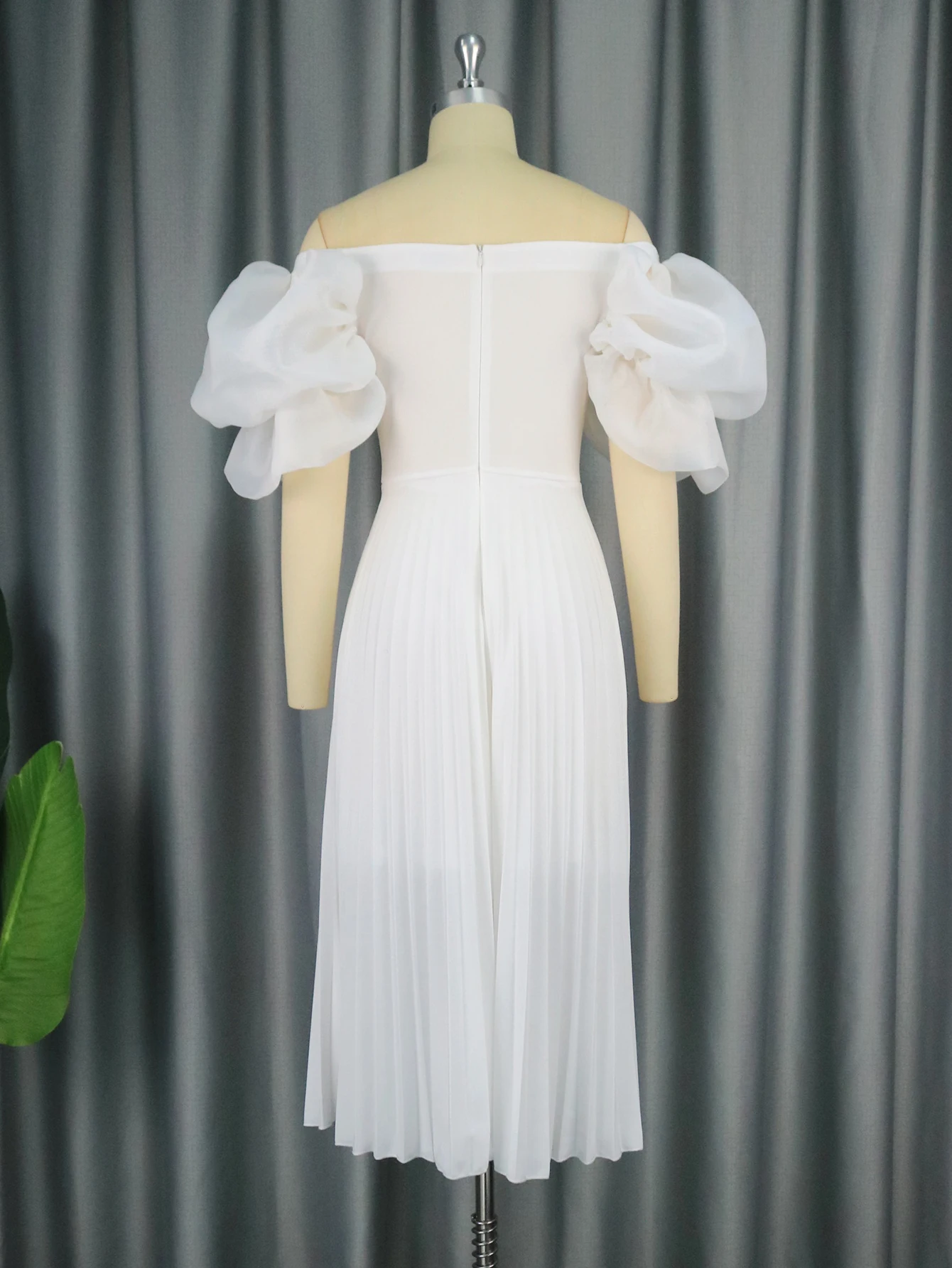 Рисунок 5 - Женское платье миди с открытыми плечами ONTINVA