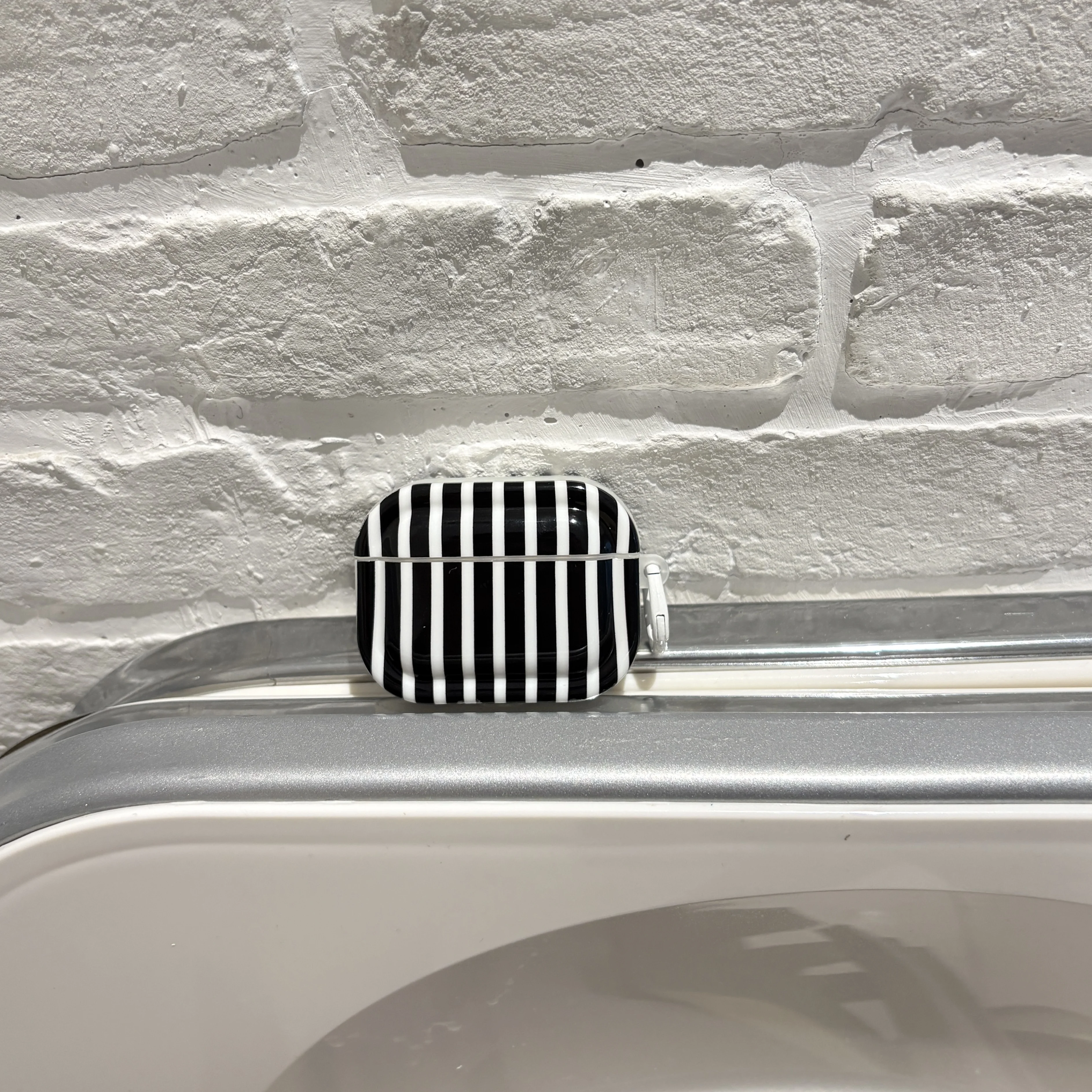 Elegant Black & White Checkerboard Plaid Protective Earphone Case