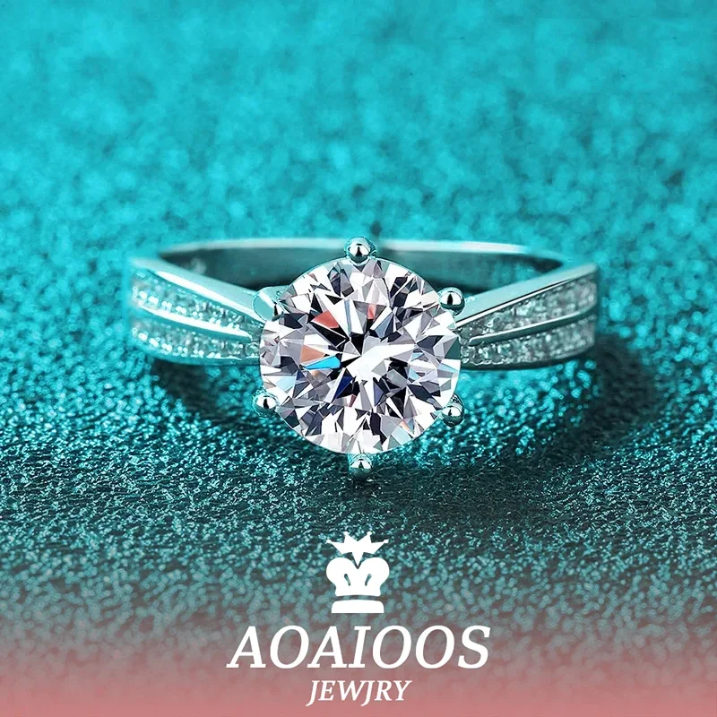 

Женское кольцо с муассанитом, из серебра 925 пробы