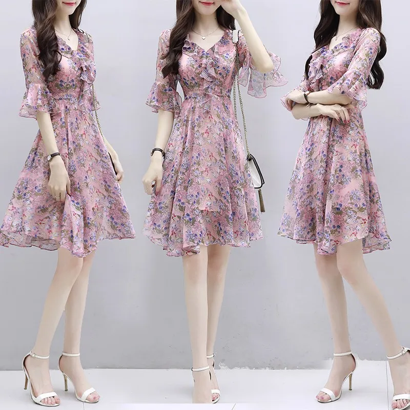 

Шифоновое платье с цветочным принтом, V-образным вырезом и рукавом-бабочкой