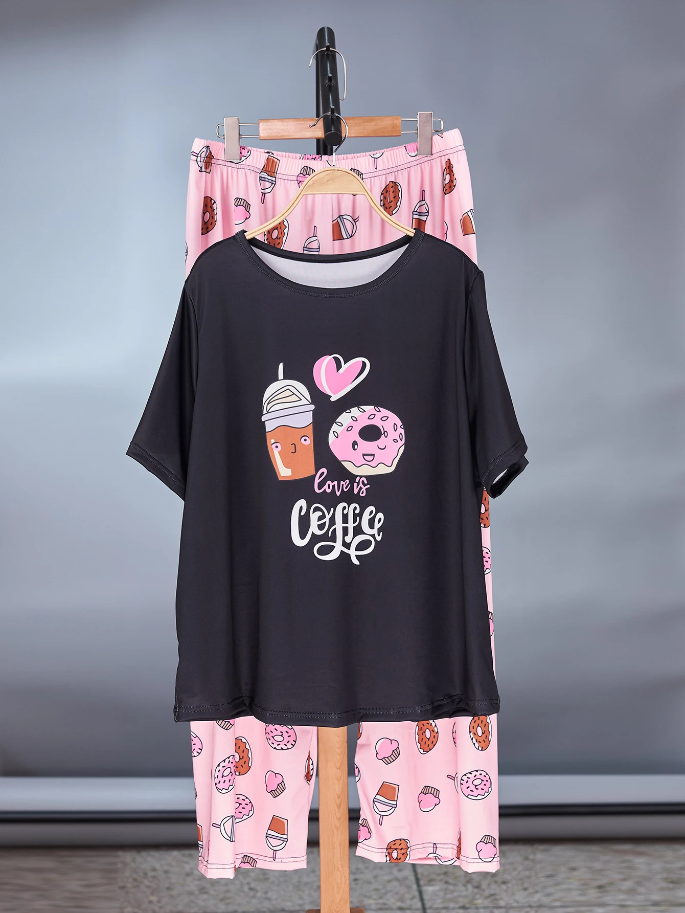 Plus size pajama set can be worn for both home and casual wear. Casual set made of milk silk material, short sleeved long pants