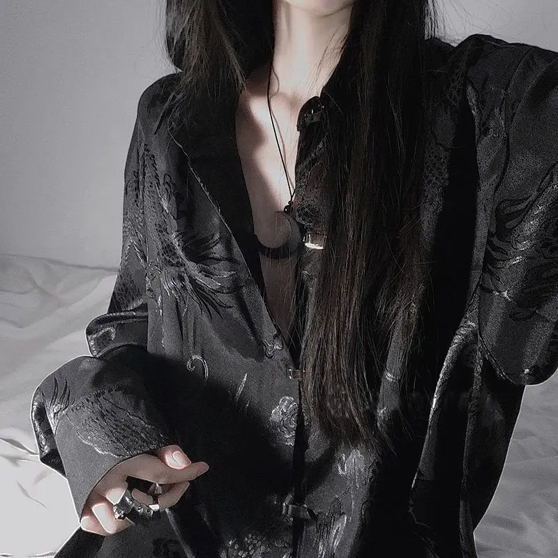 

Женская винтажная блузка QWEEK, черные рубашки большого размера с принтом дракона, уличная одежда в китайском стиле, топы в стиле панк на пуговицах с длинным рукавом, готика