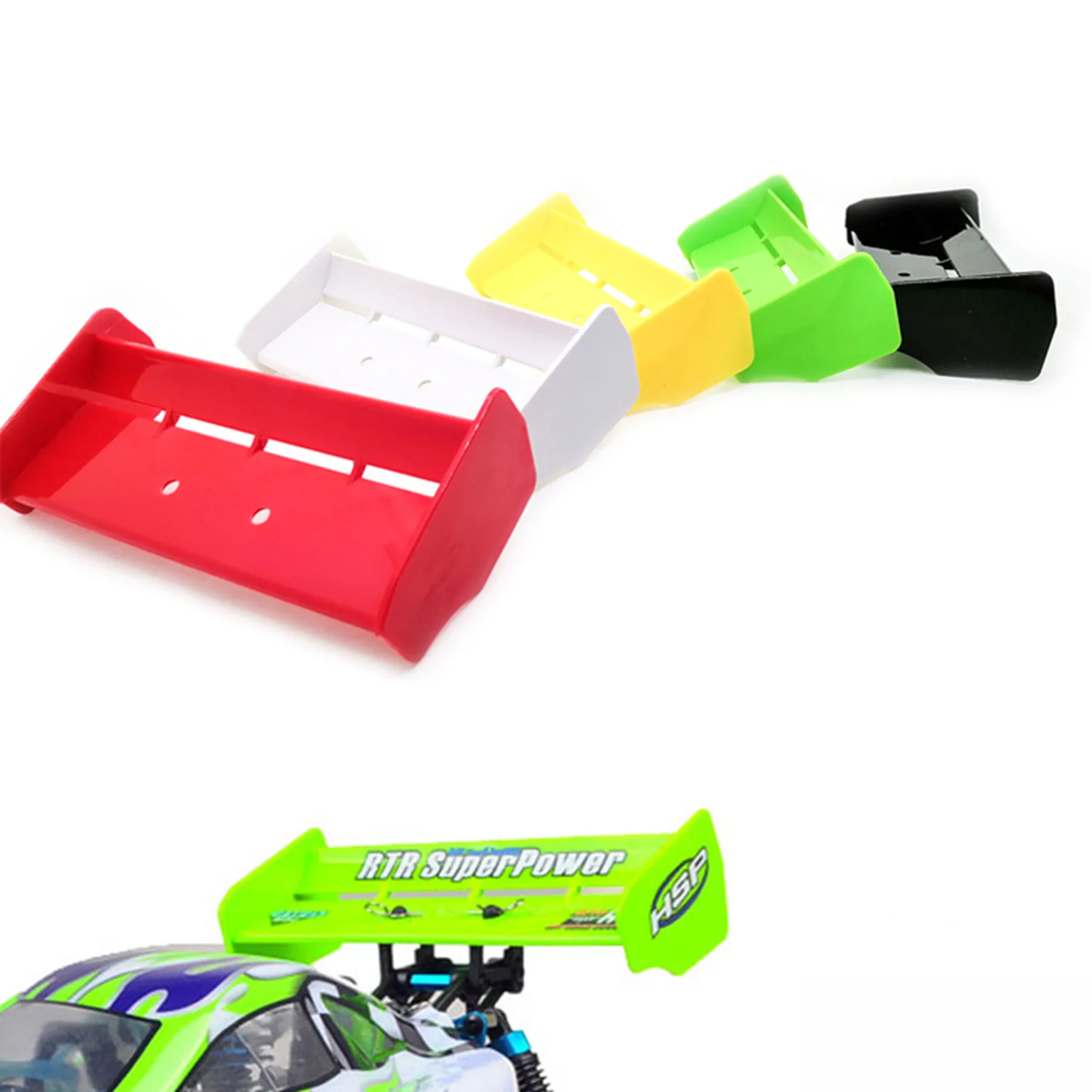 Vue rapprochée d'un pneu de rechange RC crawler buggy, motif à crampons profonds.