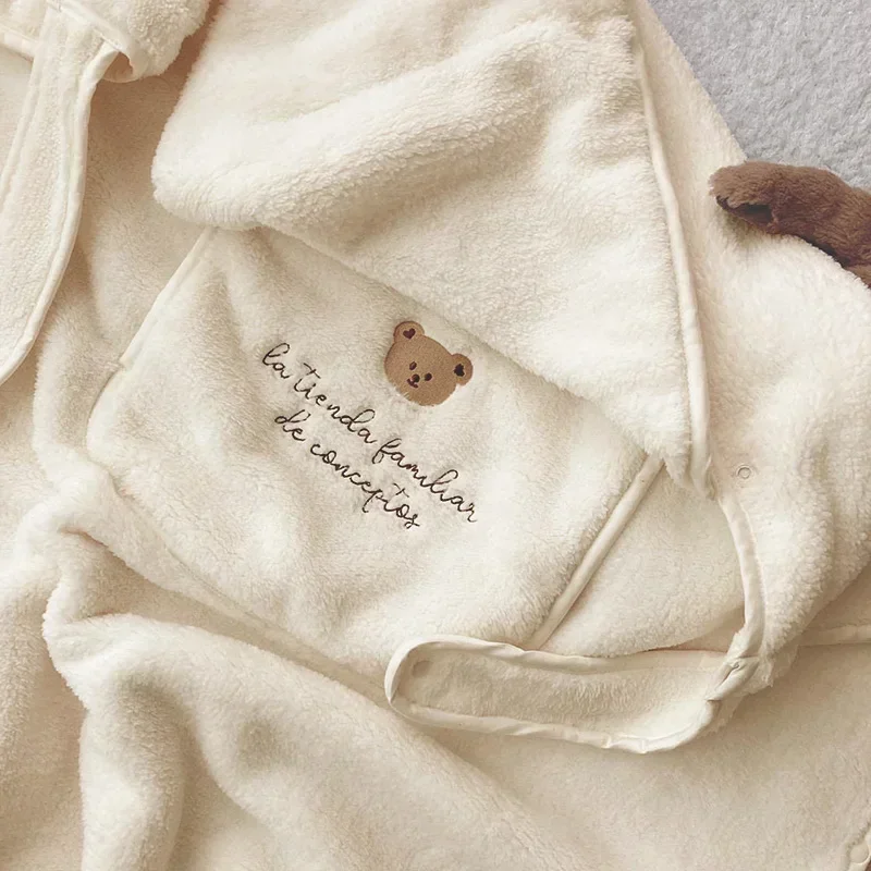 Windproof Cloak Stroller Cover Warm Soft Fleece Baby Blanket Embroidered Bear Newborn Carrier Carry Blankets Korea Swaddle Wrap
