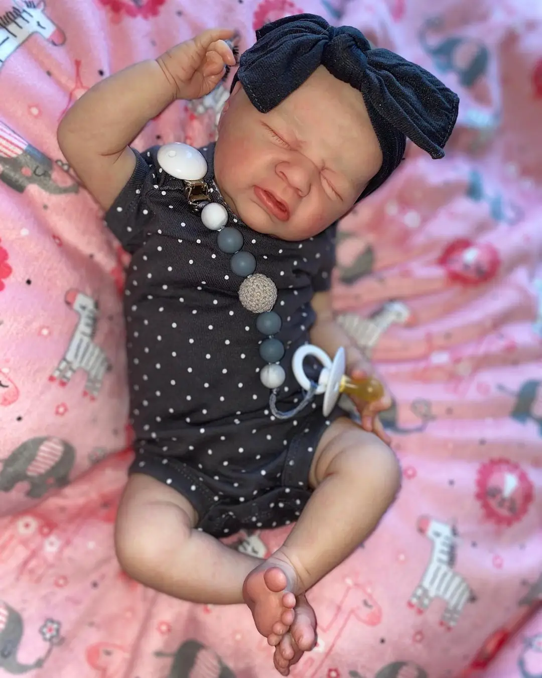 

45cm NewBorn Doll Reborn Odessa Lifelike 3D Painted Skin with Veins Multiple Layers Collectible Art Doll Gifts for Children