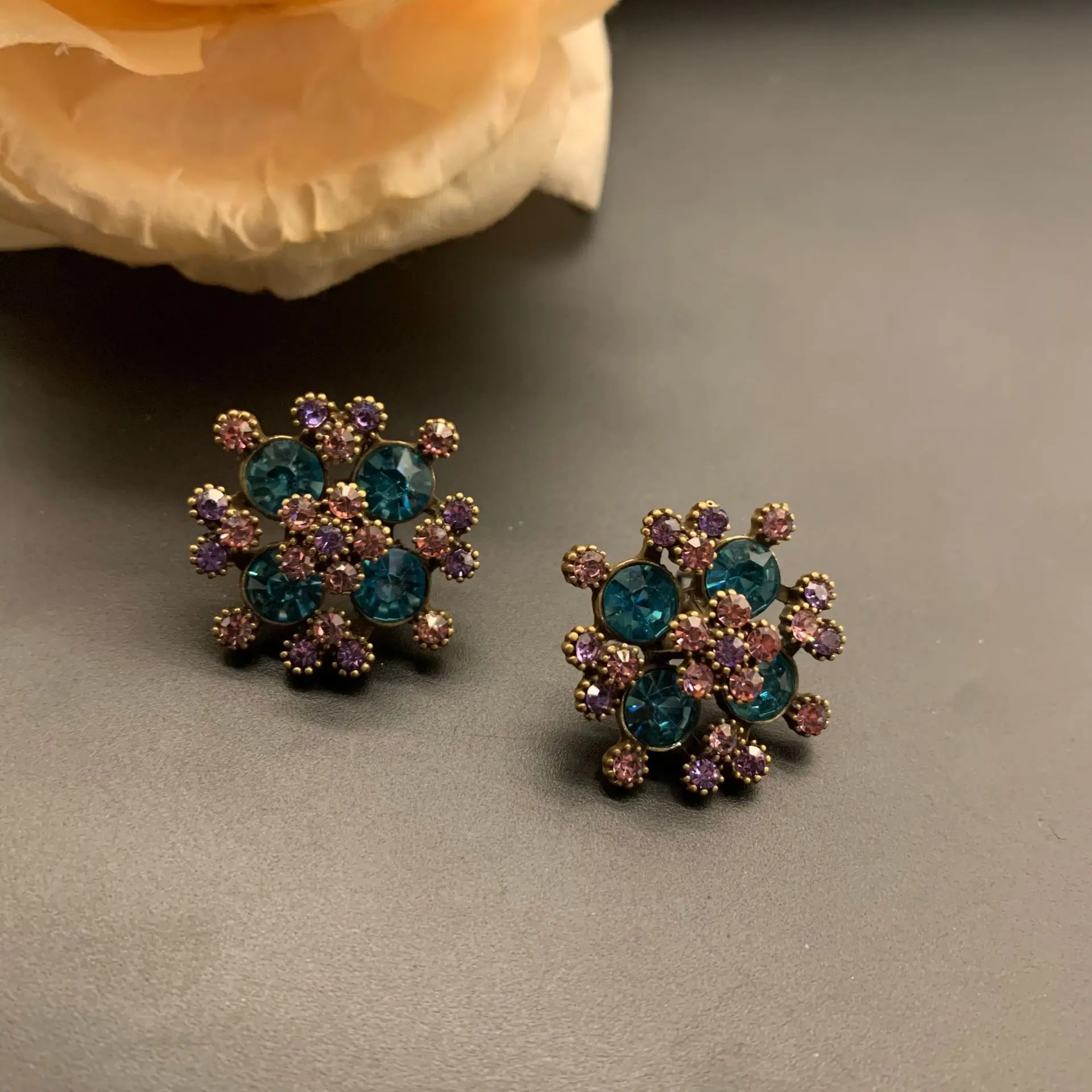 

Colorful exaggerated flower earrings