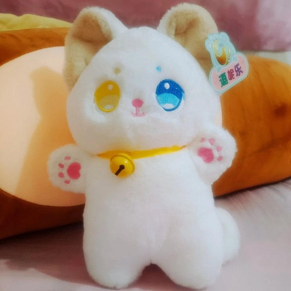 23CM Black And White Fairy Cat Plush Toy Different Eyes Han