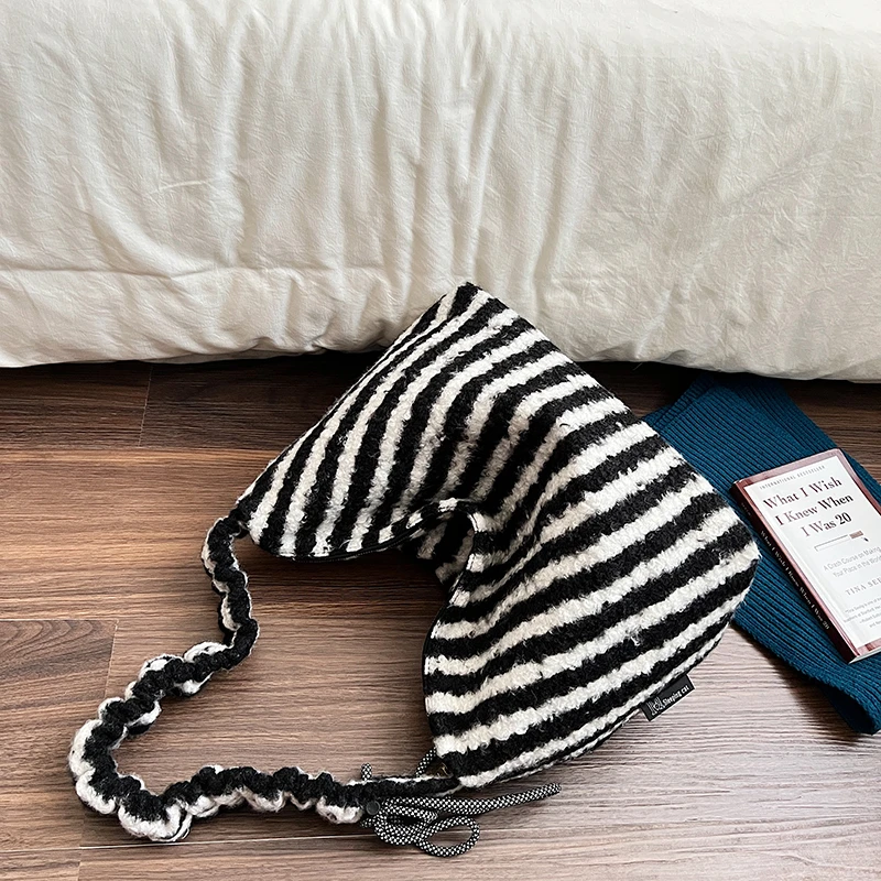Ethnische Stil Damen Handtaschen Tote Bunte Lammwolle Umhängetasche Boho Strandtasche Große Kapazität Tragbare Shopper Tasche Gestreift – Detail 10