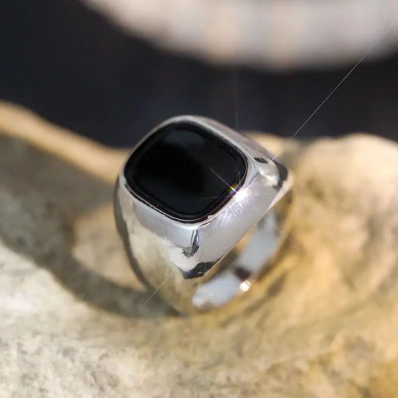 thumbnail image 1 of Nuevos anillos de metal brillante 2023 para hombres, anillo de moda estilo punk con sello de ancho geométrico y dedo cuadrado, accesorios de joyería, venta al por mayor, 1 of 5