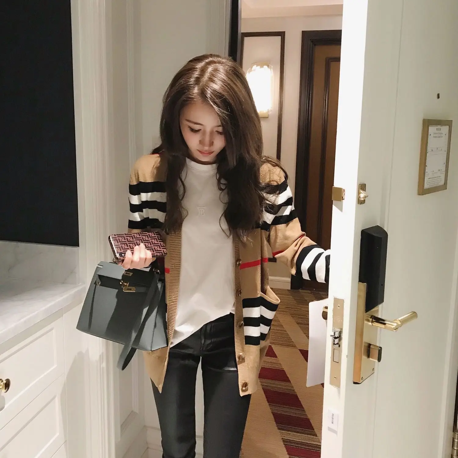 Spring and autumn classic striped color matching V-neck long knit cardigan loose sweater coat Joker.