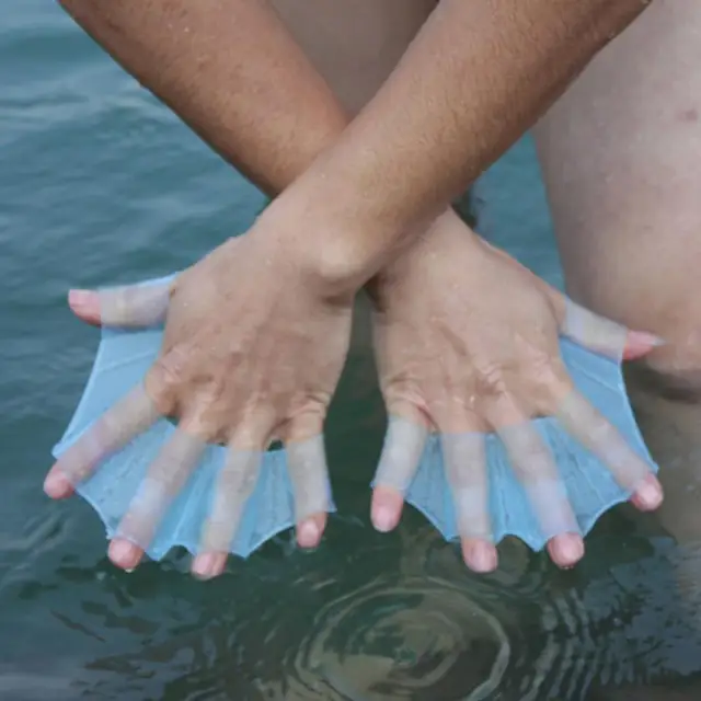 1Pair Unisex Béka Típusú Szilikon Övek Úszás Kézi Uszonyok Ujjhordók Kesztyű Evező Víz Sport ~ 3