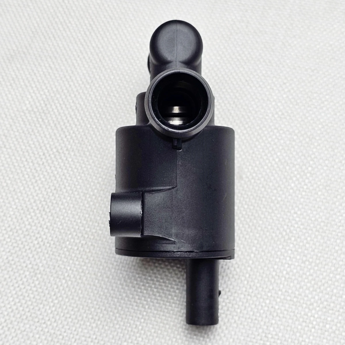 Car Heater Control Valve 4H0121671D with Plug For Audi A4 A5 A6 C7 A7 A8 Q5 VW Golf 7 Passat B8 Solenoid Valve 4H0121671B