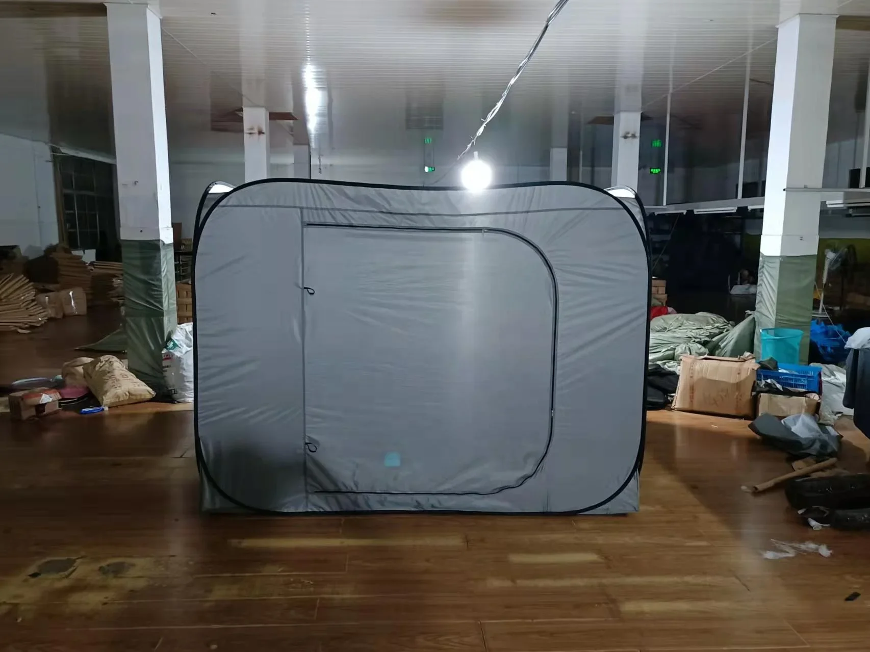 YYHC-Indoor modular emergency evacuation shelter with foam pads, portable removable cube tents for rebuilding