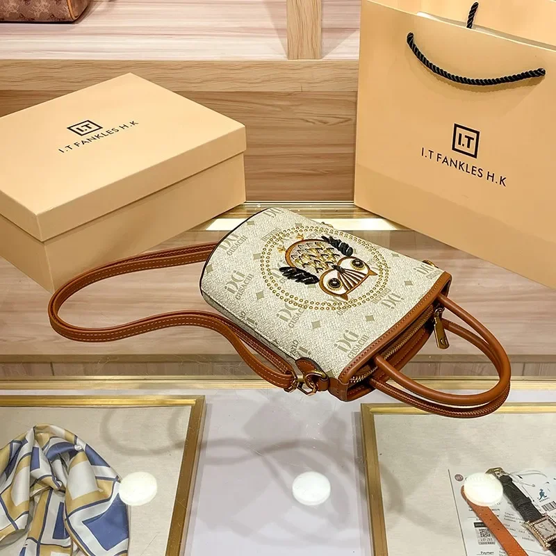 

High Luxury Brand True Crossbody Bag Women's New 2024 Advanced Cartoon Embroidery Designer Fashion Handheld Crossbody Bucket Ba