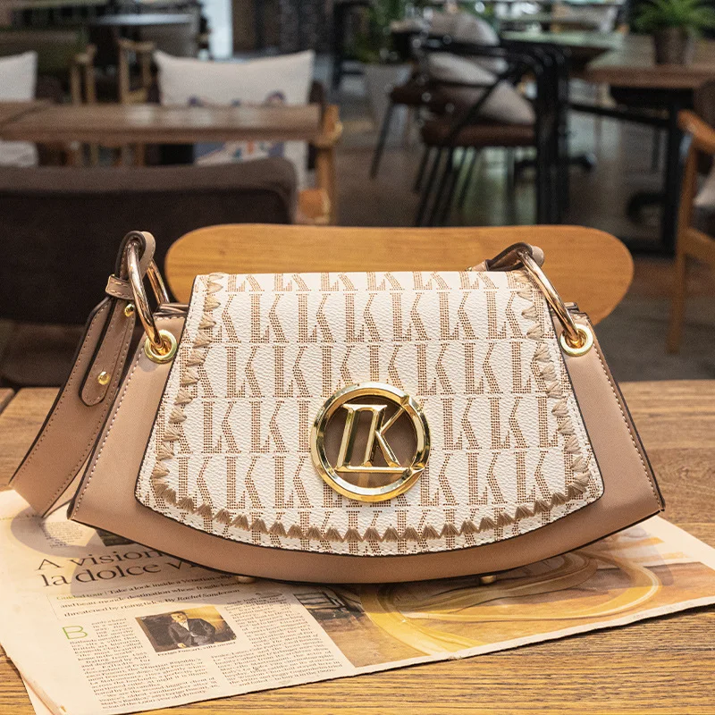 

Cross border new women's saddle bag with niche design, European and American retro fashion versatility, high-end feeling, single