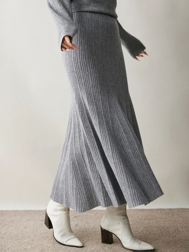 Cashmere skirt office elegance