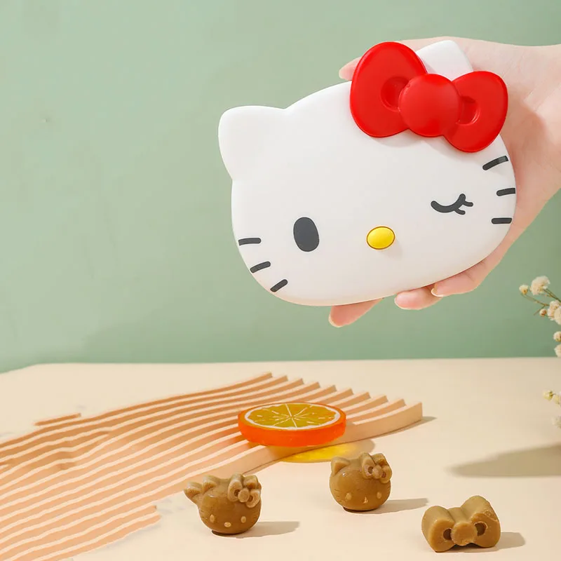 

Kawaii Sanrio Anime Household Ice Making and Storage Box Cute Hello Kitty Kuromi Cartoon Recyclable Free Diy Mold Gift for Girl