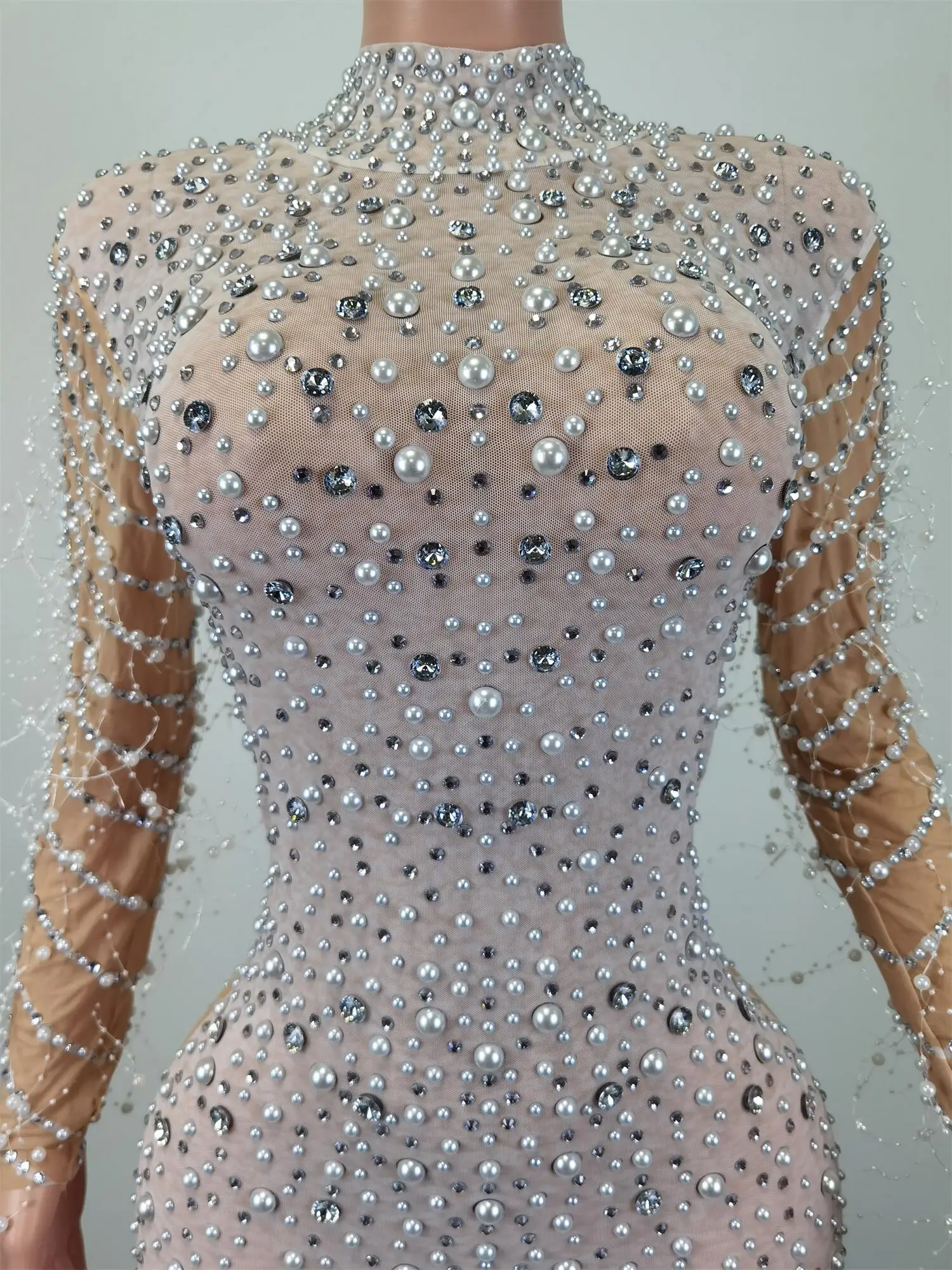 Рисунок 5 - Длинные элегантные платья для выпускного вечера