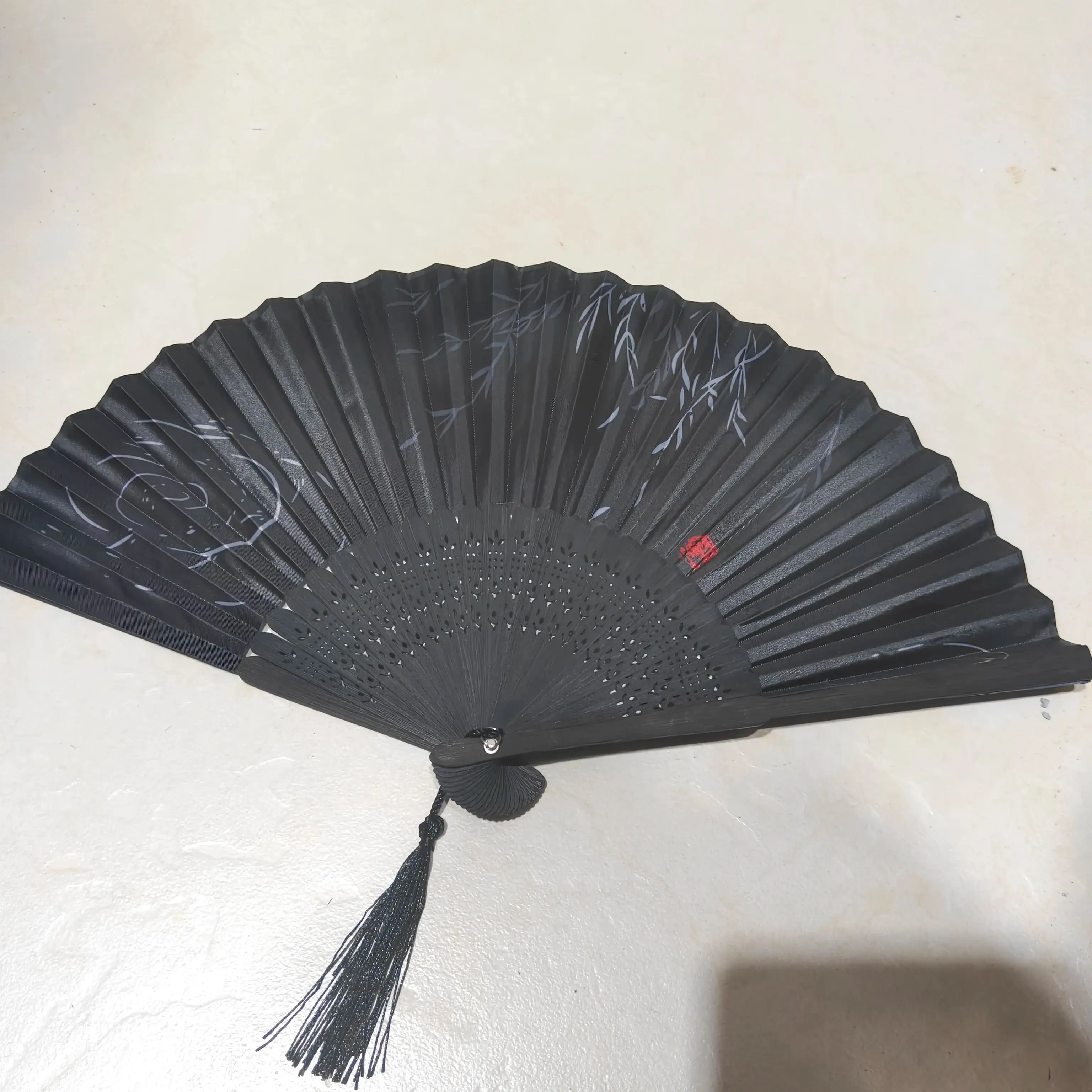 1pc-Elegant wooden folding hand fan favored by fans, favored by wedding parties and performances