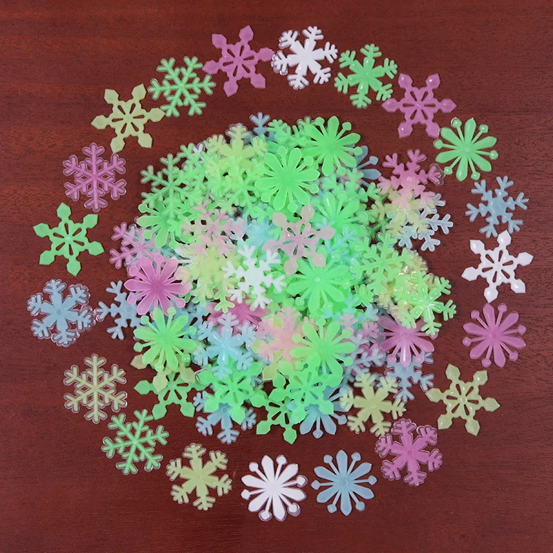 50pcs 3D Snowflake Luminous Wall Sticker Fluorescent Glow In The Dark Wall Decal Homw Kids Room Bedroom Christmas Decor