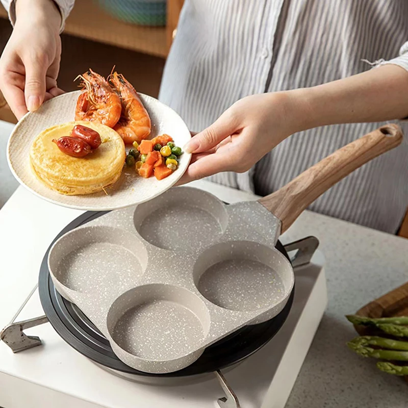 Padella Antiaderente 4 Fori Per Uova E Pancake - Manico In Legno, Adatta A Induzione, Gas E Ceramica, Diametro Foro 9 Cm