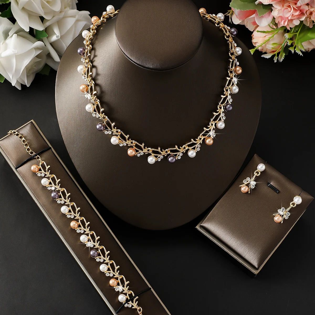 طقم لؤلؤ بلوسوم الأنيق