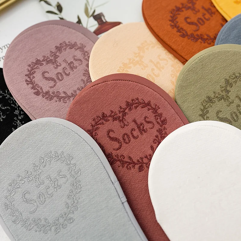 Рисунок 3 - Простые однотонные носки