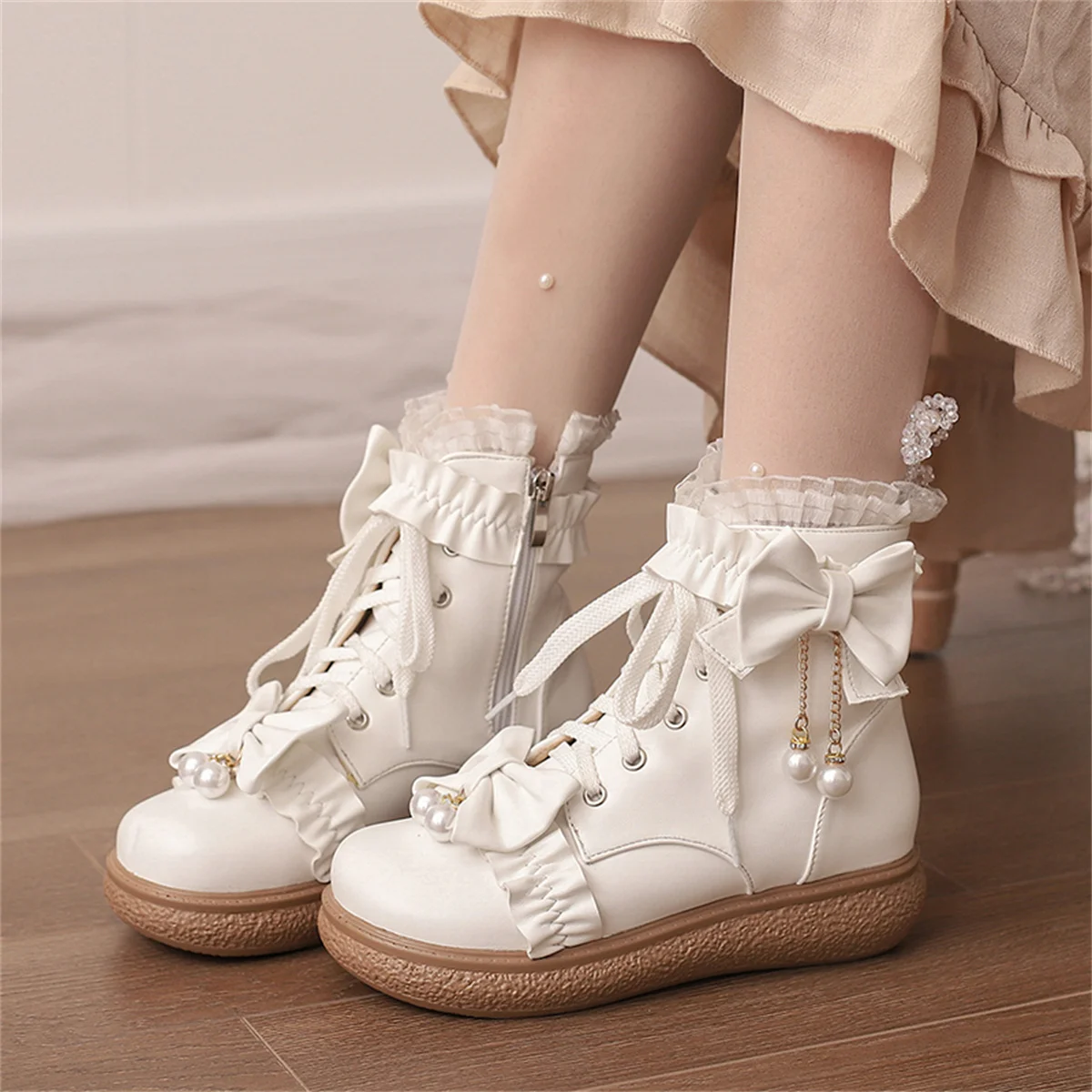 

Japanese Sweet Girl Shoes Cosplay Lolita Winter Warm Round Head Flat Bottom Pearls Ruffle Lacing Strap Elegant Solid Color Boots