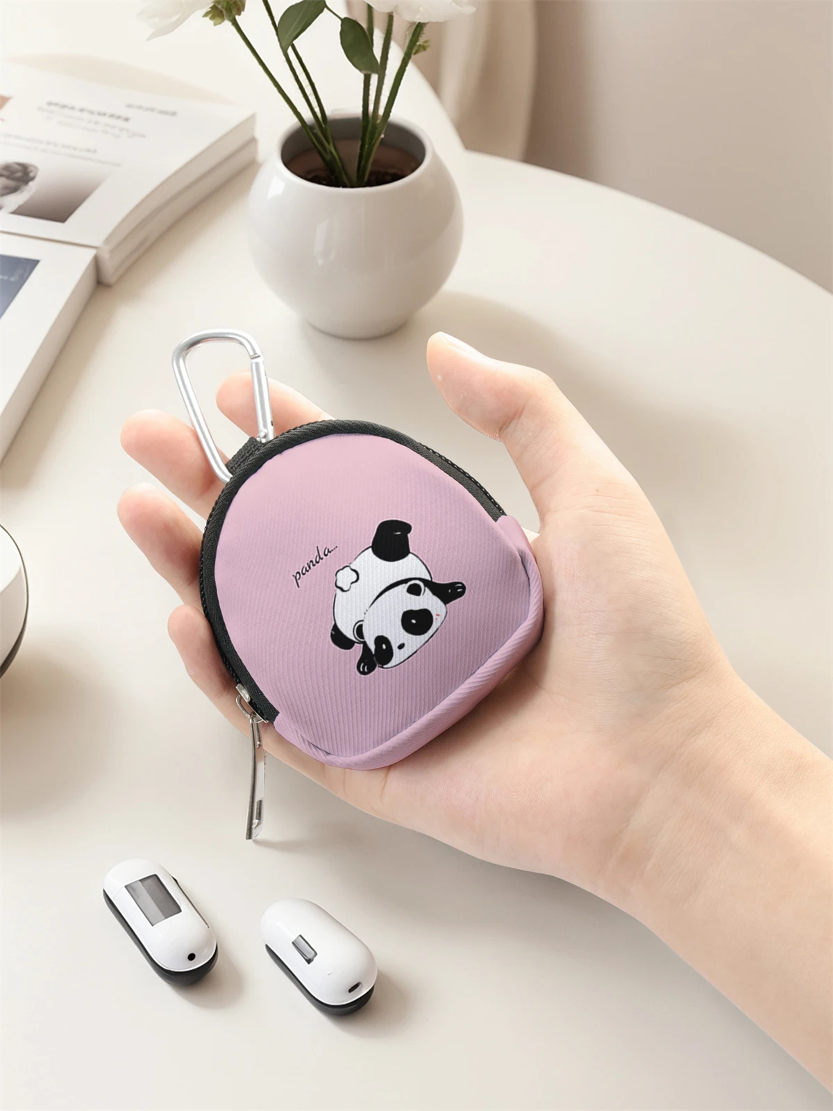 Panda pattern printed mini wallet, zipper change bag with hook clip, headphone key bag, suitable for men and women