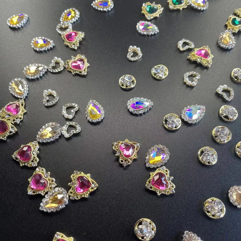 

100Pcs Random Luxury Nail Art Charms Alloy Metal Nails Jewelry Accessories Mixed Diamonds Rhinestones 3D Manicure Bulk Supplies