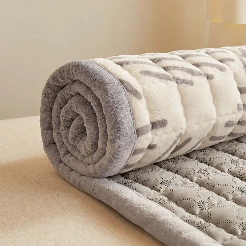 Winter Milk Velvet Mattress Toppers Dormitory Bedspread Fold Tatami Thin Mat Non-slip Mattress Cover Queen Bed Sheets Bed Cover
